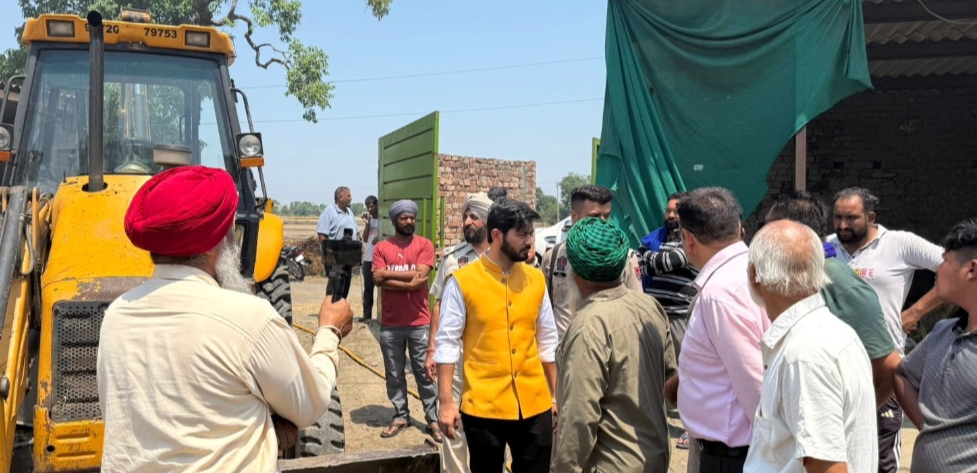 Chabbewal MLA Dr. Ishank visits fire-hit area, assures help